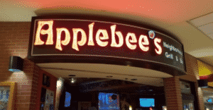 Unvaccinated People Arrested in NYC While Protesting the City's Vaccine Mandate at Applebee’s