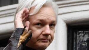 WikiLeaks Founder Julian Assange Suffered a Mini-Stroke, According to Fiancée