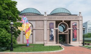 Smithsonian Temporarily Closes Four More Museums as Omicron Cases Increase in DC