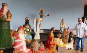 Arkansas town vows to keep nativity scene in public park amid lawsuit threat