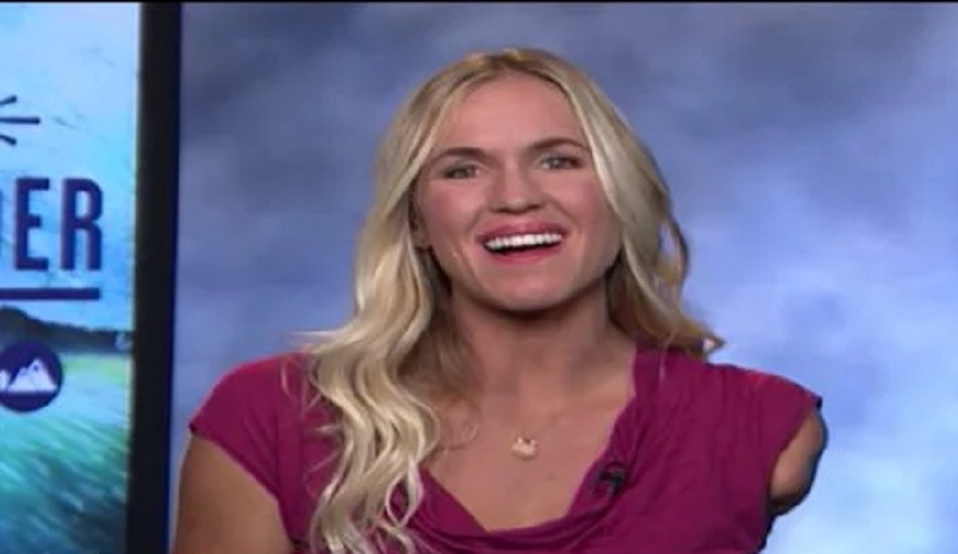 Bethany Hamilton Says She Will Boycott World Surf League If They Do Not(02)