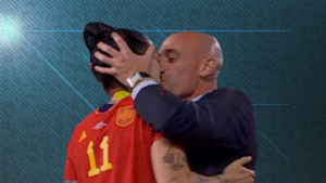 Spanish Soccer Federation President Apologizes For Kissing Player During Trophy Presentation